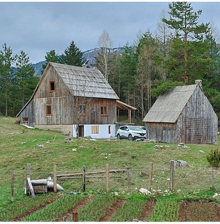 Vukov - Wolf's Bauernhof Žabljak